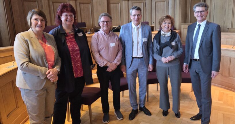 Foto: Landgericht Bielefeld, von links nach rechts: Melanie Rosendahl, Claudia Fischer, Edwin Pütz, Stefan Lücke, Barbara Havlica, Klaus Petermann